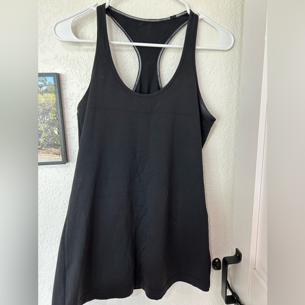 Lululemon black size 6 womans speed tank